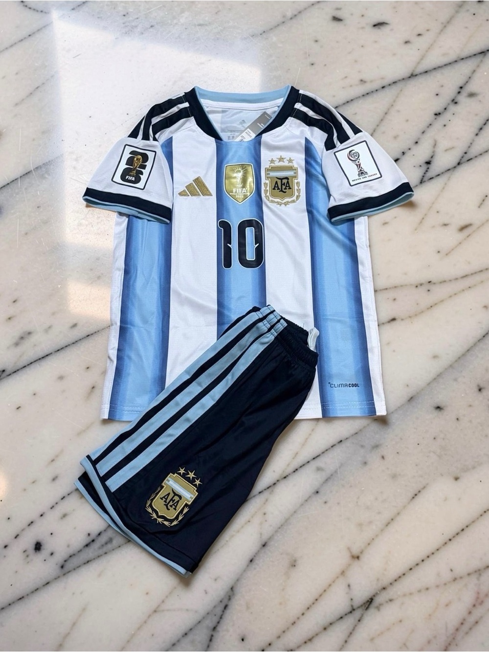 Messi Argentina 2026 World Cup Kids Jersey Shorts Kit #10 Home Set - Picture 2 of 2